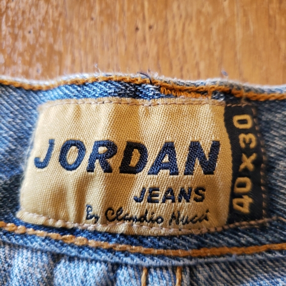 ثيسيوس michael jordan baggy jeans 